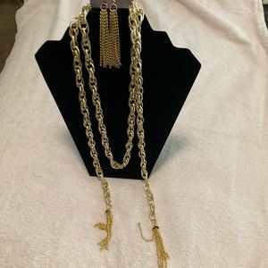 Gold necklace with chain link earrings